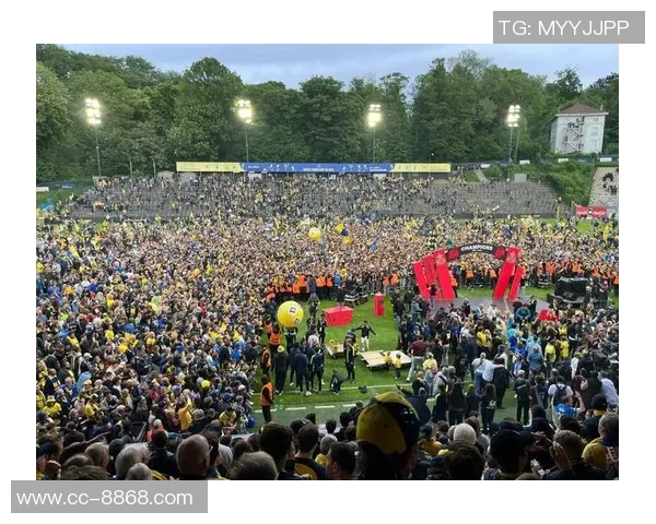 马卡为圣吉罗斯忠粉骑行1570公里追随球队客战马竞的壮举