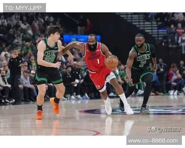 杰伦布朗半场表现惊艳12投7中砍下17分并贡献4篮板3助攻三分球命中率高达75